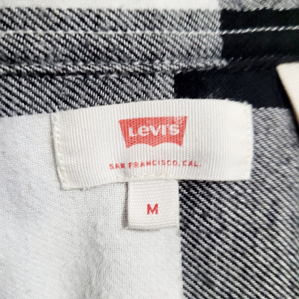 Levi’s Plaid Button Down Shirt Women Medium Black White Flannel Casual Cotton - Picture 6 of 12